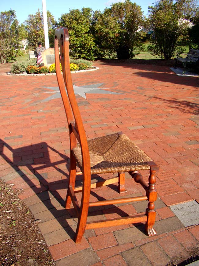 A fine New England Queen Anne maple side chair with rush seat and Spanish style feet circa 1730-1760 — image 3